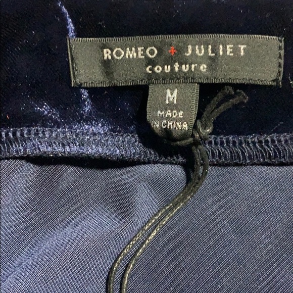 NWT. Romeo & Juliet Couture BOHO Blouse. Size M. - Picture 9 of 12